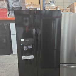 Frigidaire Side By Side 23 Cu Ft Standard-Depth  Black New
