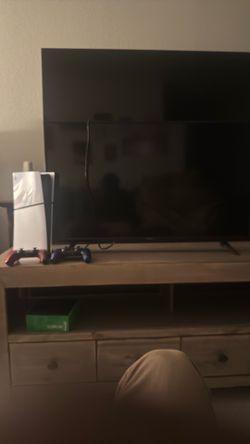 Ps5 slim digital 2 controllers and a 40inch TV.  Glendale Location