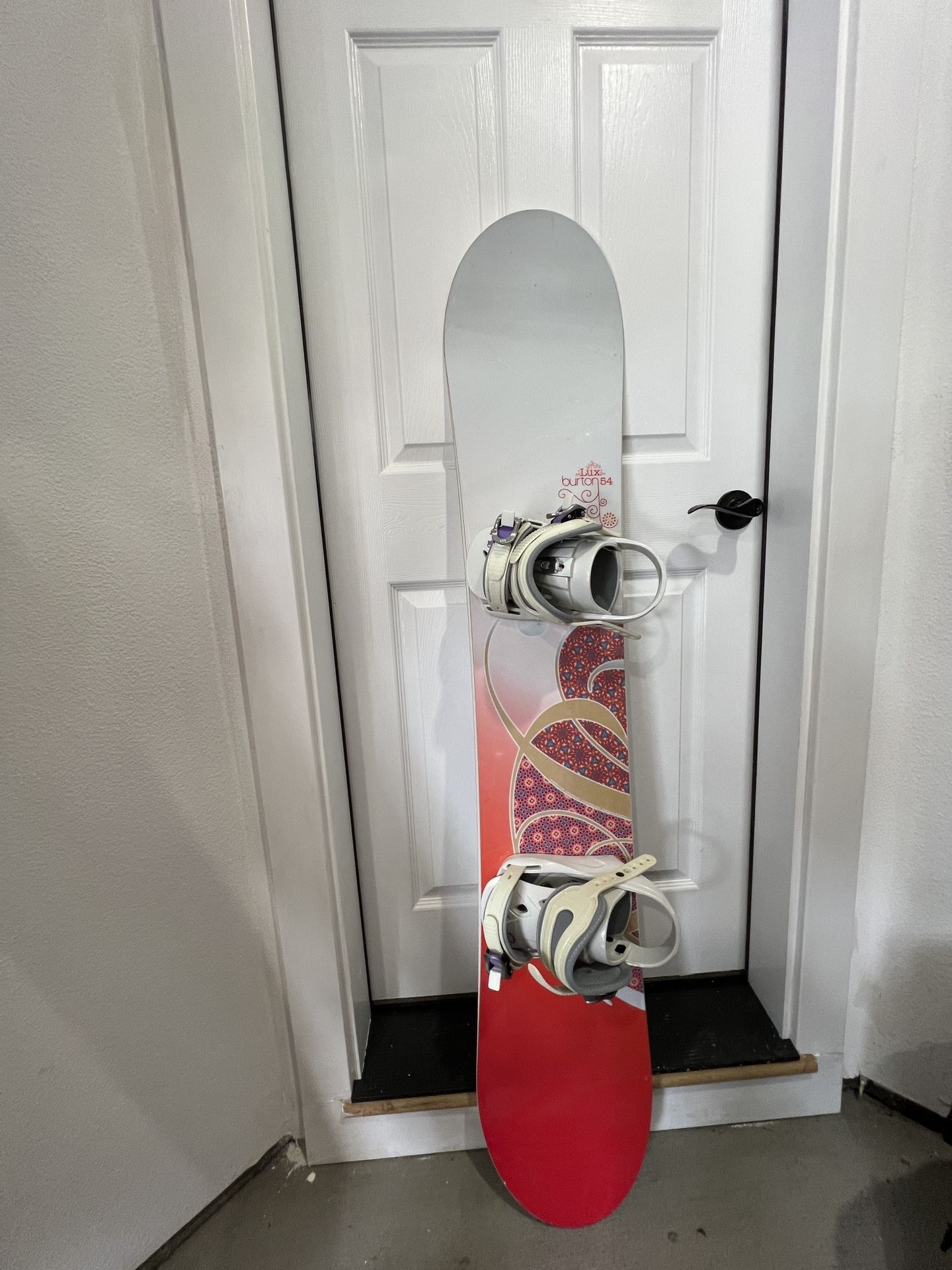 Burton Lux 54 Snowboard Like New
