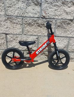 STRIDER BALANCE BIKE