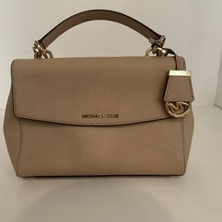 Micheal Kors Purse