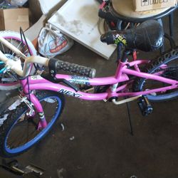 Vendo 2 Bicicletas Una De Nina Y Otra De Nino Chiquito Y3 Bicicletas Grandes Y Un Drill Prensa