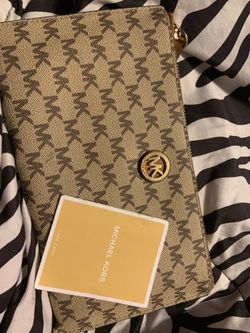 Michae Kors large wristlet