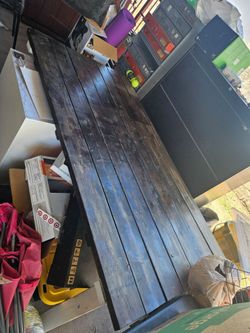 Picnic table