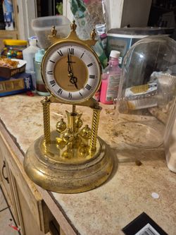 Very Good Conditions work good old Clock