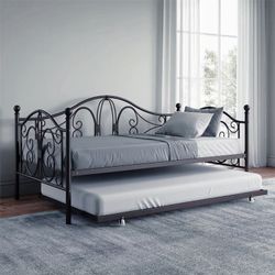 Metal Twin Size Daybed with Trundle  (No Mattress)