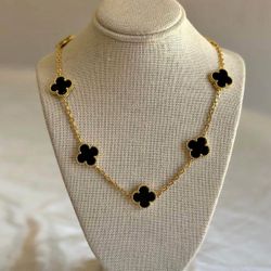 Clover Necklace And Bracelet For Sale Brand New