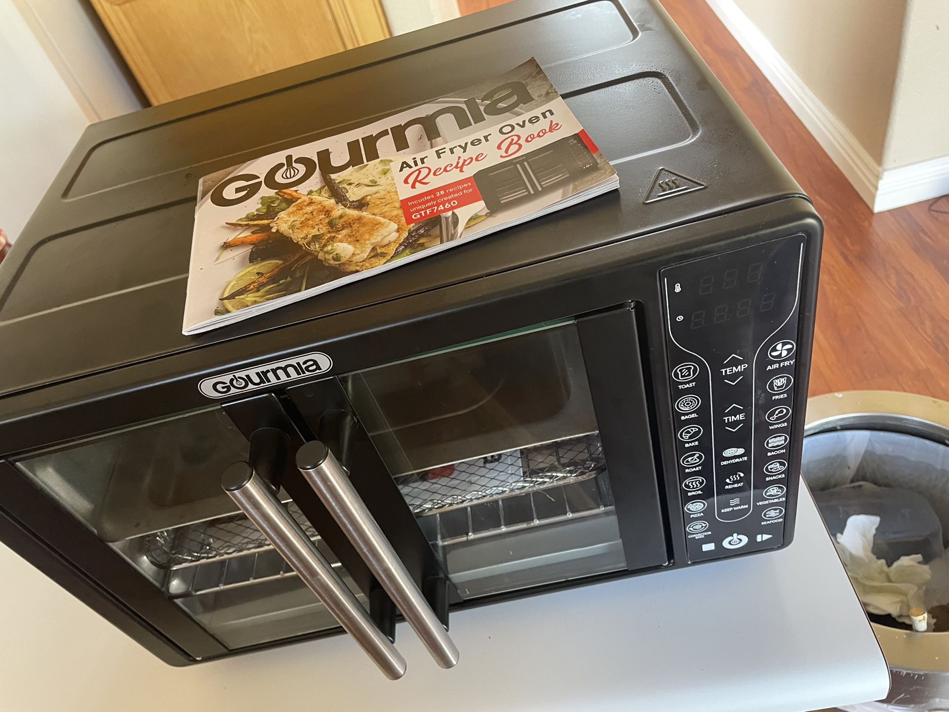 Cuisinart CTOA-122 Convection Toaster Oven Airfryer, for Sale in Issaquah,  WA - OfferUp
