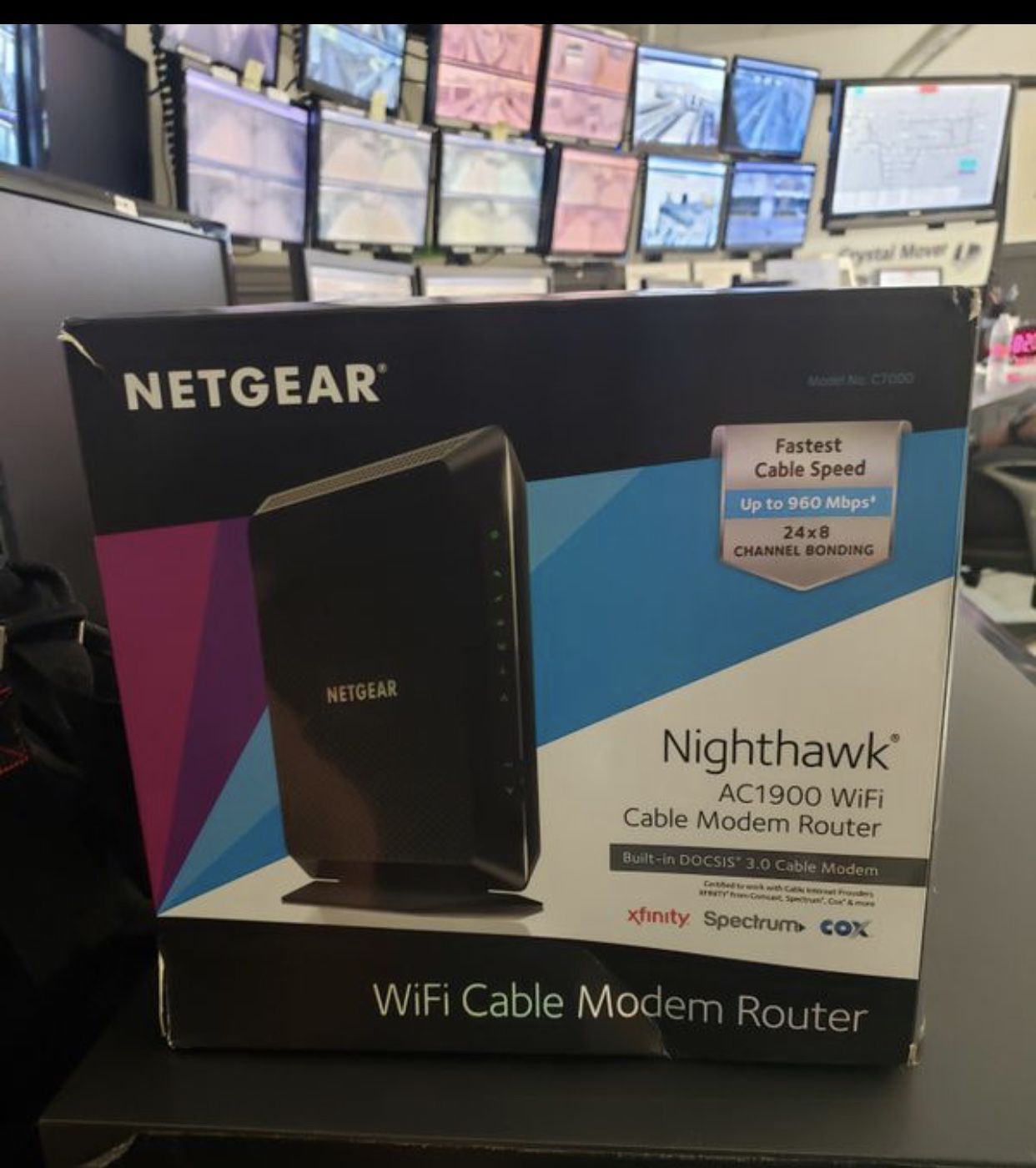 NETGEAR NIGHTHAWK AC1900 Dual Band Cable Modem Router Combo model (C7000v2)