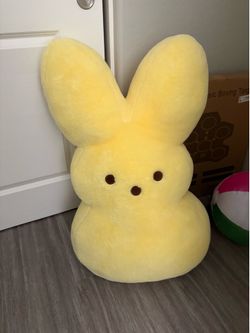 Giant yellow peep