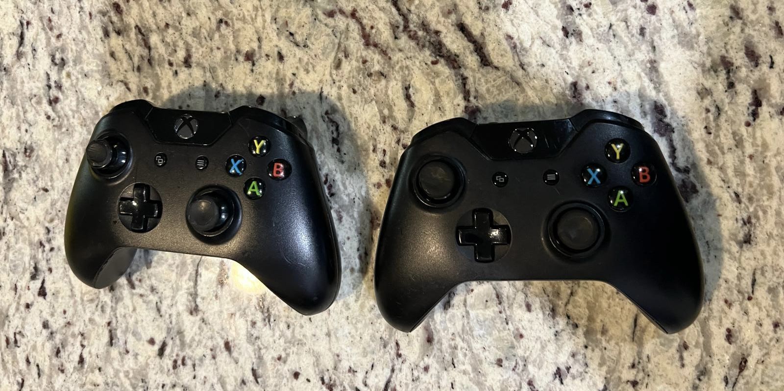 Xbox One controllers (2)