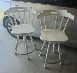 2 white barstools