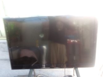 42 " LG 1080 TV WITHOUT REMOTE 40
