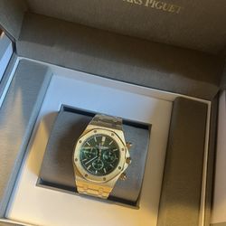 Audemars Piguet ‘AP’ Green on Gold