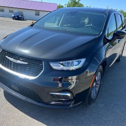 2024 Chrysler Pacifica Hybrid
