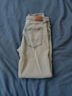 American Eagle Light Wash Jeans