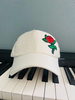 Cream Rose Dad Hat 🤍 – That Clean Aesthetic Everyone’s After
