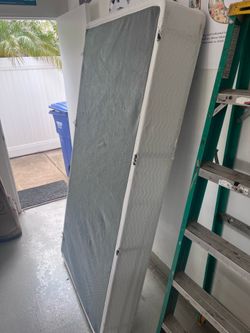 Free twin boxspring