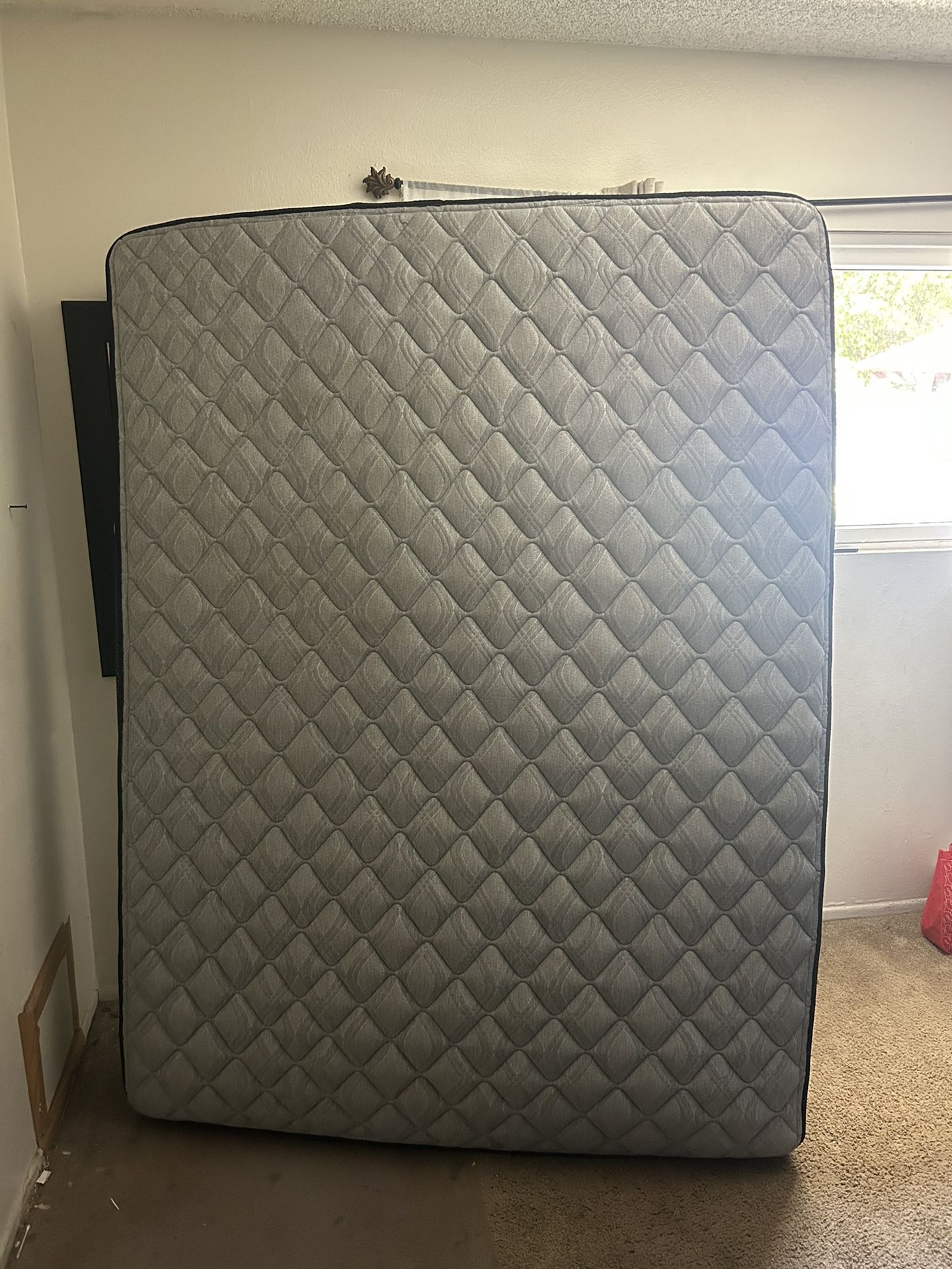 queen mattress and box spring
