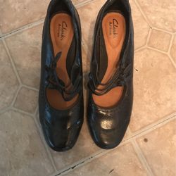 Clark’s Brand Size 8.5 New Little Scratch The Front Right 