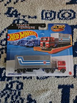 Hot Wheels Track Fleet Transformers Optimus Prime Transforming Vehicle