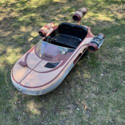 Star Wars Landspeeder Ride‑On (Radio Flyer, 2-Seater, Lights & Sounds)