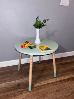 🧸 Modern Round Kids Activity Table