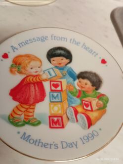 Avon.9 miniature collectible plates