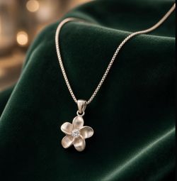 Vintage Italian Solid Silver Hawaiian Plumeria Flower Pendant Necklace