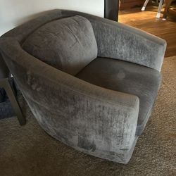 Comfy Swivel Chair 