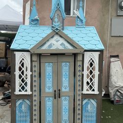Frozen Play House