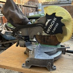 Hitachi C10FCE2 Compound Miter Saw
