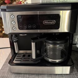 De’Longhi All-in-One Coffee & Espresso Maker with Adjustable Milk Frother – Good Condition