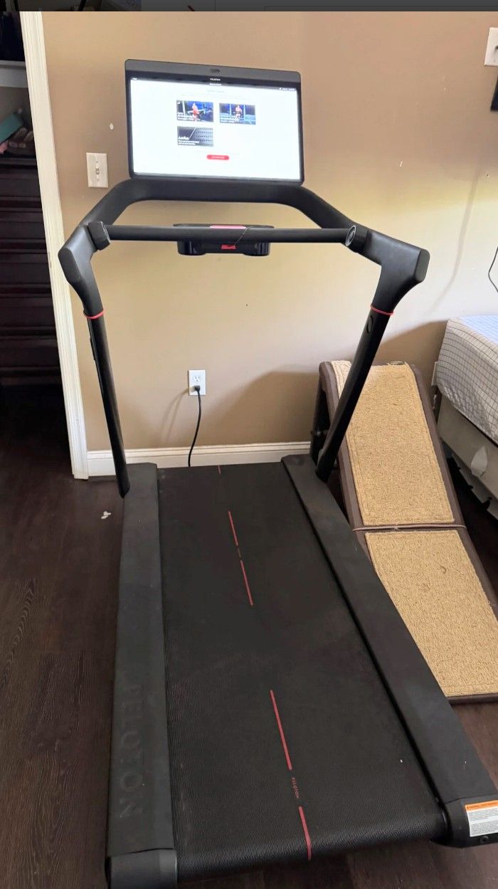 Peloton Tread