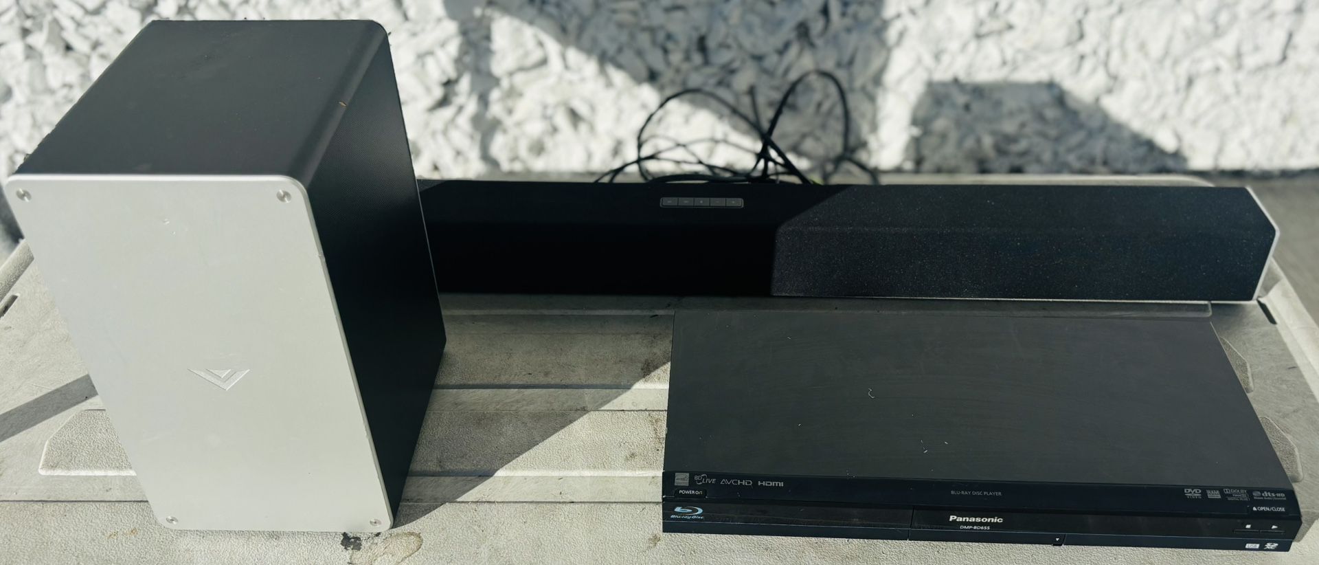 Vizio Soundbar W/subwoofer Panasonic DVD Player