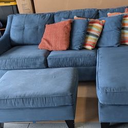Sleeper Sofa / Sofa Bed - Queen Size Memory Foam 