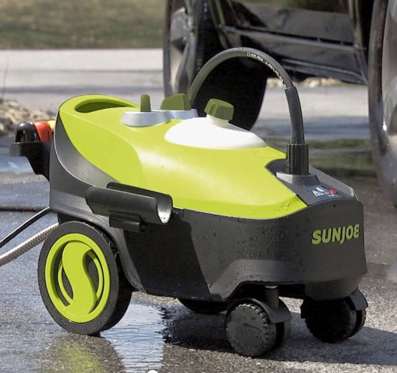 Sunjoe 2030PSI 1.76GPM 14.5 AMP electric pressure washer new excellent condition with all accessories included