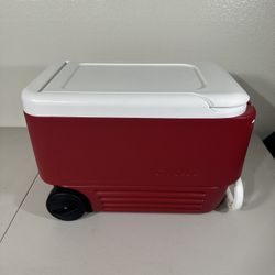 Igloo 38 QT Wheelie Roller Cooler Chest with Wheels BBQ Drinks Red