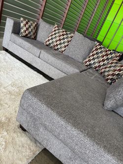 Grey sectional sofa couch (DELIVERY AVAILABLE)