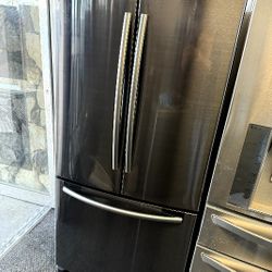 Apartment Sixe Samsung Black-stainlees Refrigerator And Bottom Freezer 