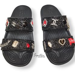BRAND NEW Signature Croc Sandals (Women's Size 6)