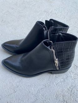 Steve Madden women’s boots 9.5