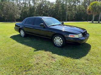 Ford Crown Victoria P71 Police Interceptor 4-Door Sedan