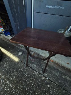 Set of tv dinner tables