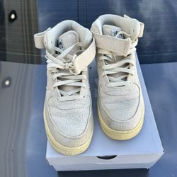 Air force 1 mid stussy size 9.5 