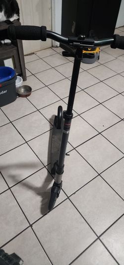 Swagtron folding push k8 scooter
