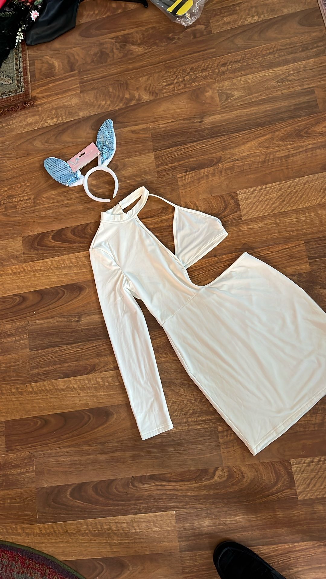 Women’s white Angel or Bunni dress size large