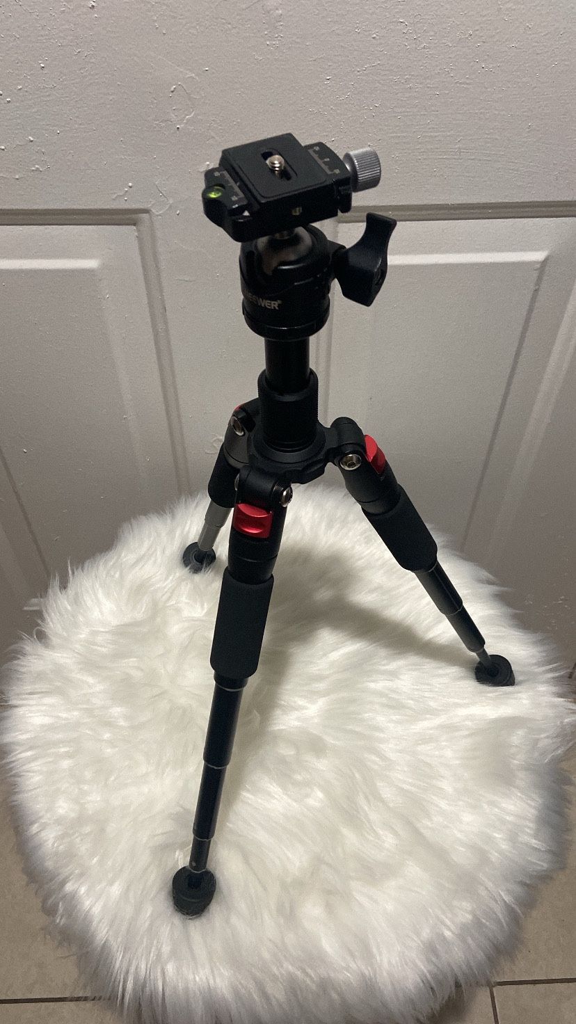 NEEWER Portable Desktop Mini Tripod Aluminum Alloy 20''