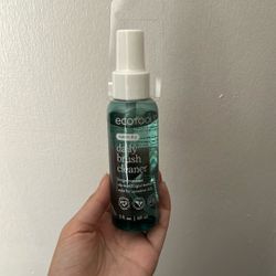 ECOTOOLS MAKEUP BRUSH CLEANER!
