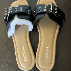 Women Flat Sandals!!